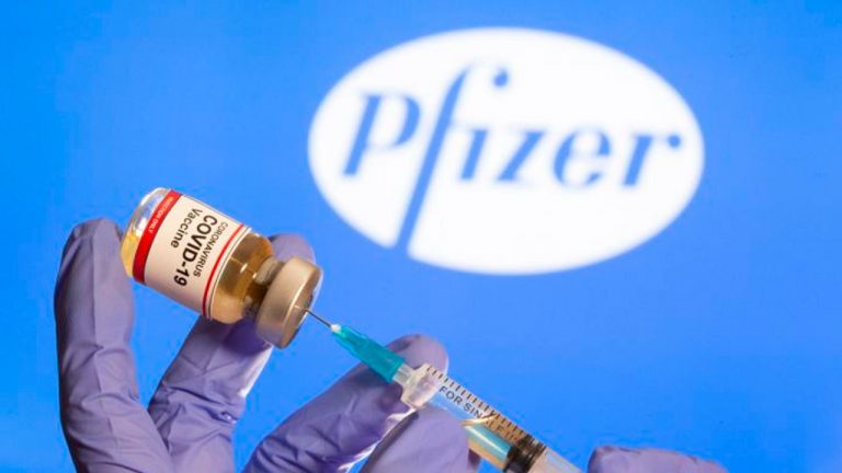 Primera dosis de vacuna Pfizer eficaz en 85%
